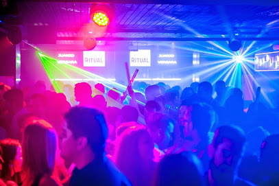 Fotos y entrada de la discoteca Discoteca Andén en Málaga