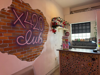 X420 Social Club en Fuengirola