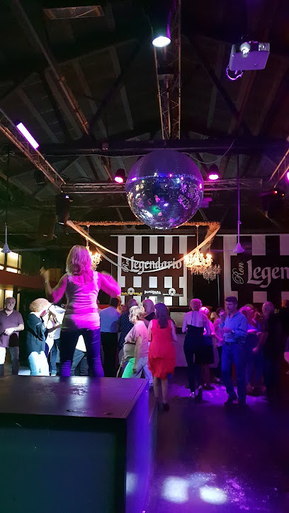 Vinilo Club Sabadell en Sabadell