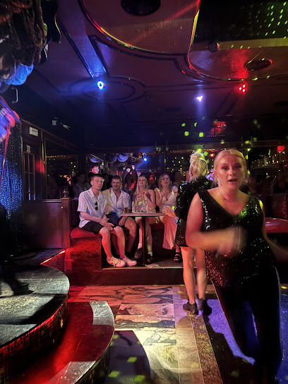 Fotos y entrada de la discoteca Minnelli's en Benalmádena