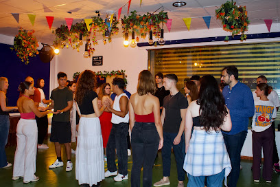 MIKY HOUSE VALENCIA | Salsa & Bachata Workshops & Social Dance on Thursdays en València