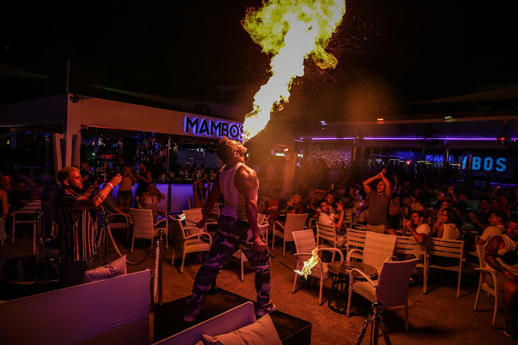 Fotos y entrada de la discoteca Mambos Terrace en Magaluf