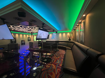 Social club 5 fuengirola en Fuengirola